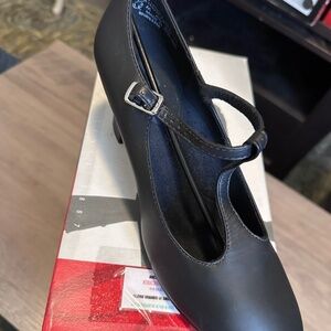 Capezio T-Strap Character Shoe #700 NEW Black Leather 2” heel - SIZE 7.5